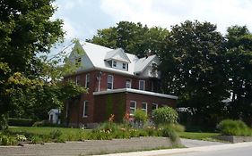 Doctor's House B & B Tara Canada
